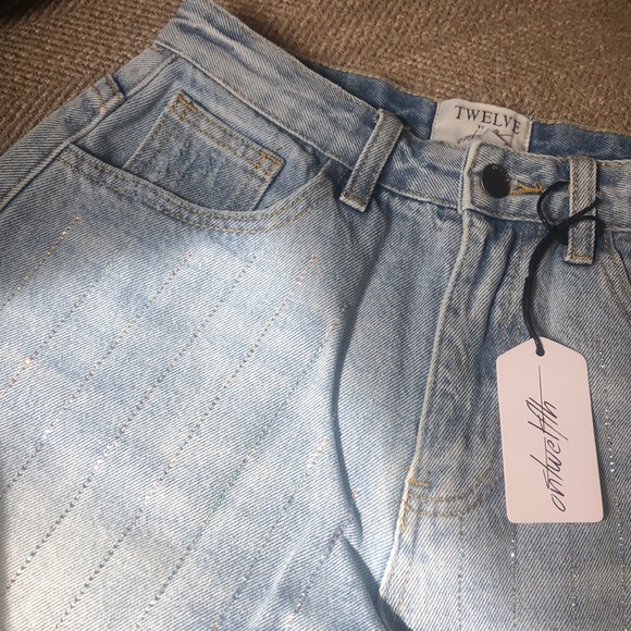 High Waisted Denim Cut Off Shorts - Picture 2 of 4